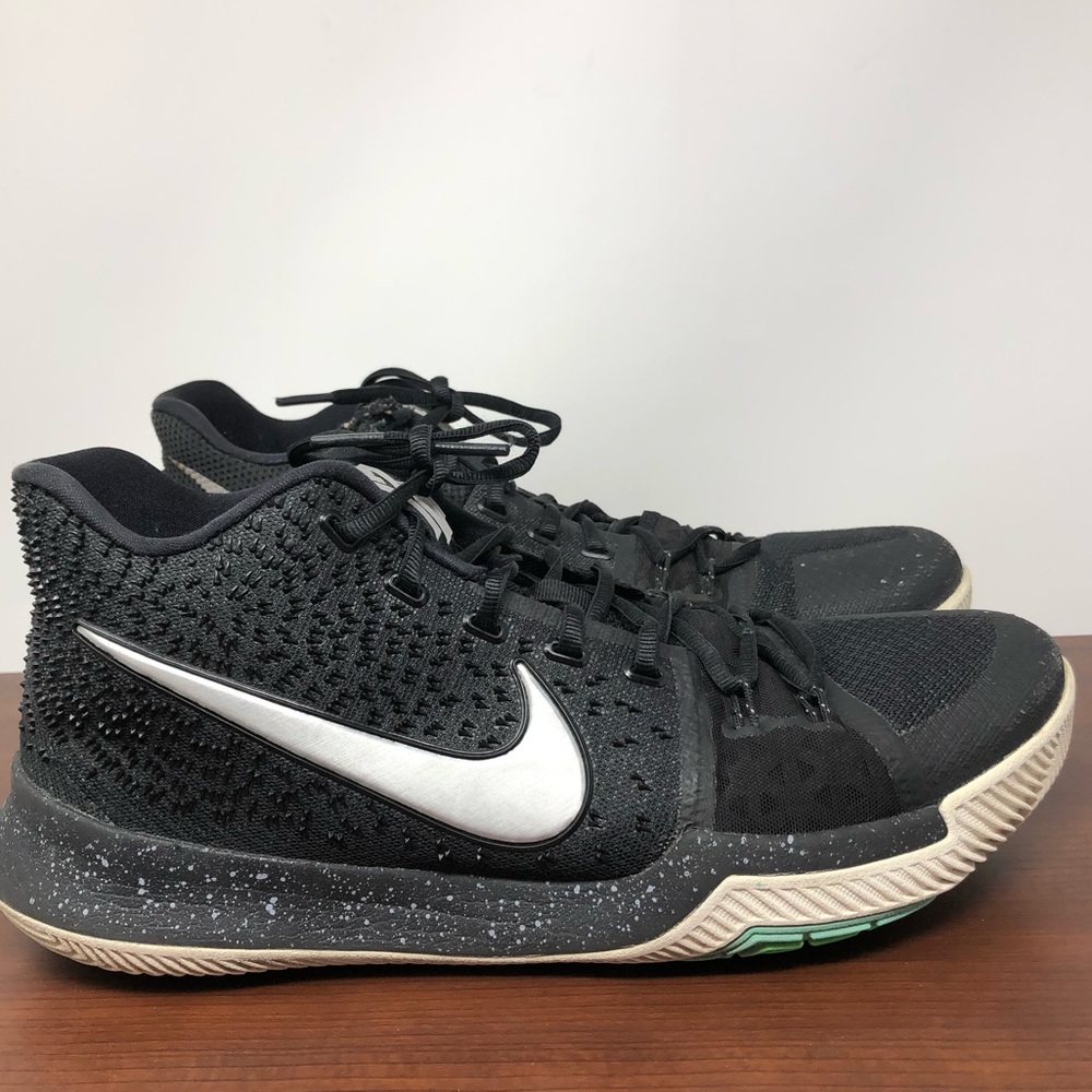 Nike Kyrie 3 III Black Ice Spiked and Speckled Size 10.5